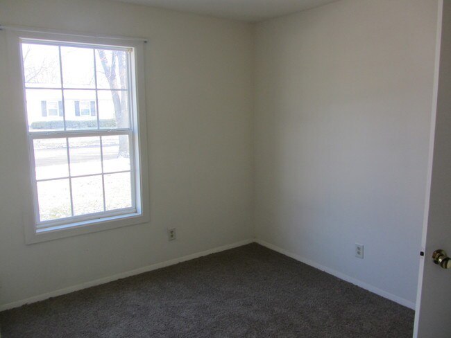 Building Photo - 1226 Mt Vernon Dr