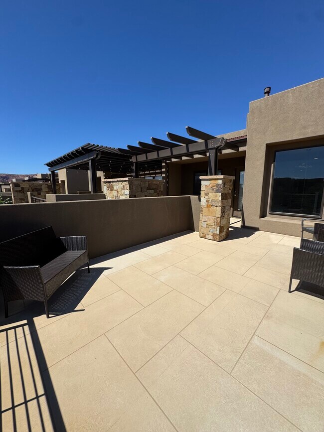 Foto del edificio - 1610 W Canyon Tree Dr