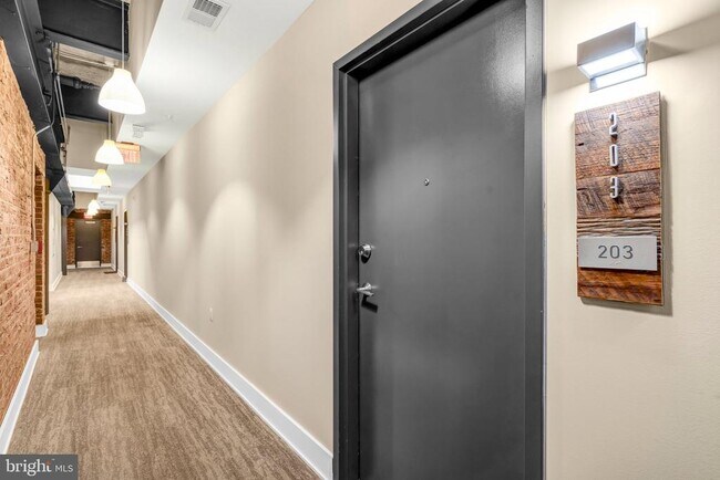 Foto del edificio - 515 N Washington St