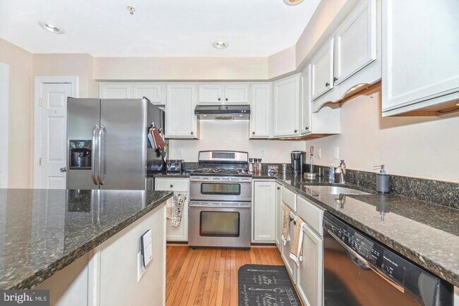 Building Photo - 5336 Regal Ct