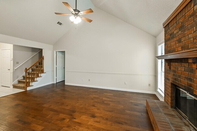 Foto del edificio - 3811 Westridge Dr