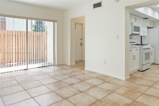 Building Photo - 11521 SW 109th Rd