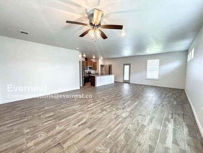 Foto del edificio - 8507 Glade Dr