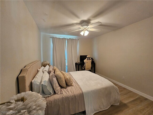 Foto del edificio - 335 Lambton Ln