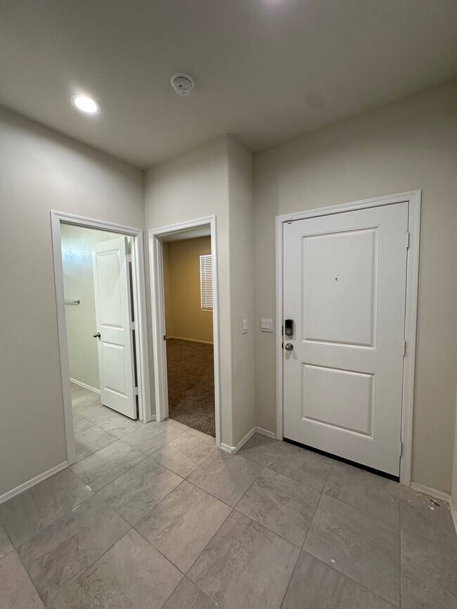Foto del edificio - 24524 W Raymond St