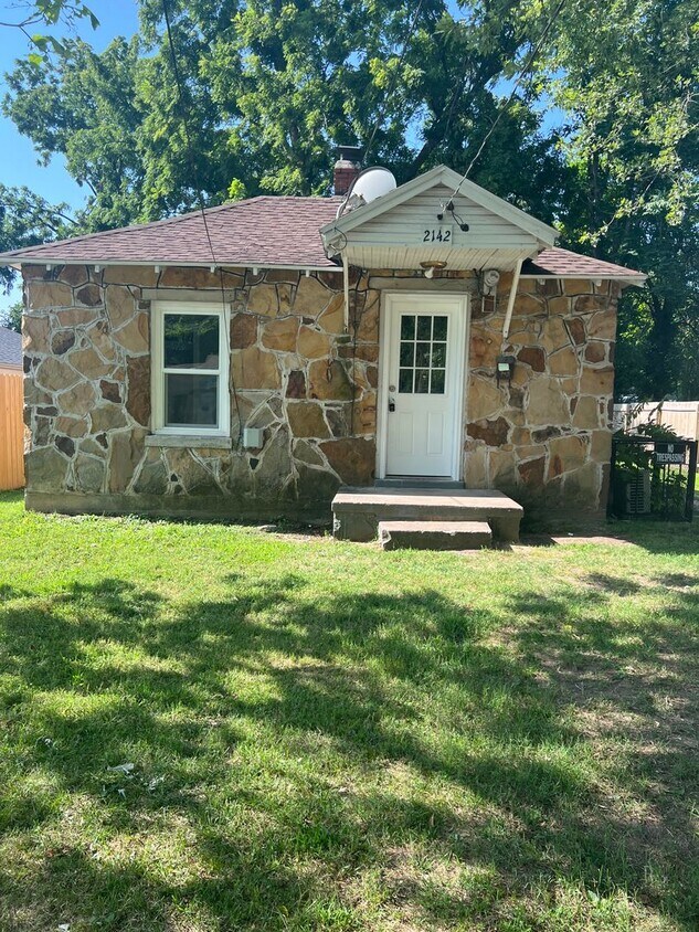 Foto principal - 1 bedroom/1 bathroom house