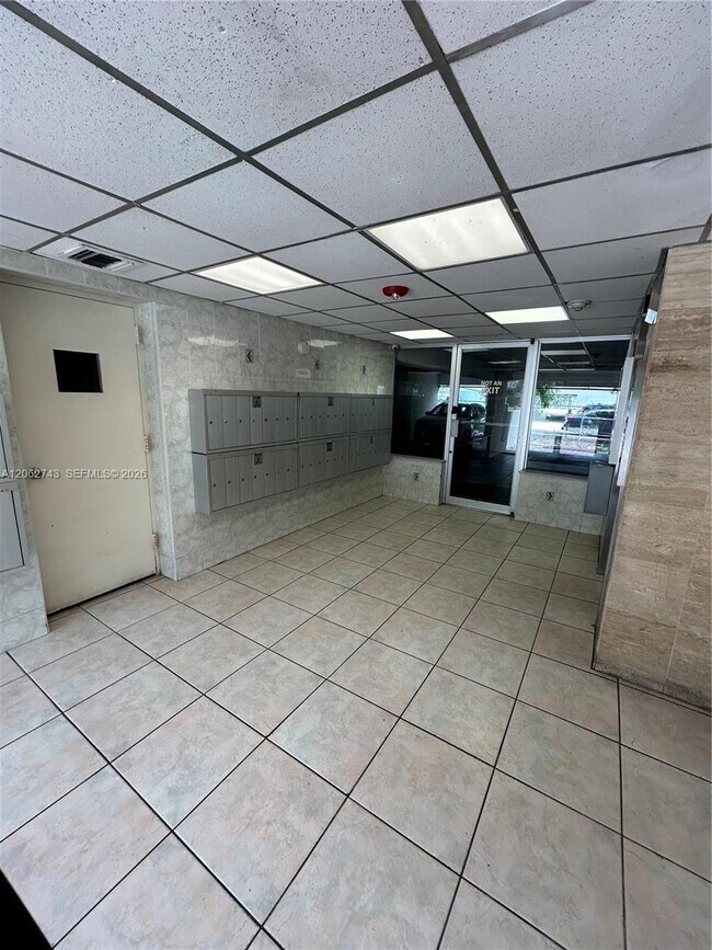 Foto del edificio - 1225 NE 124th St