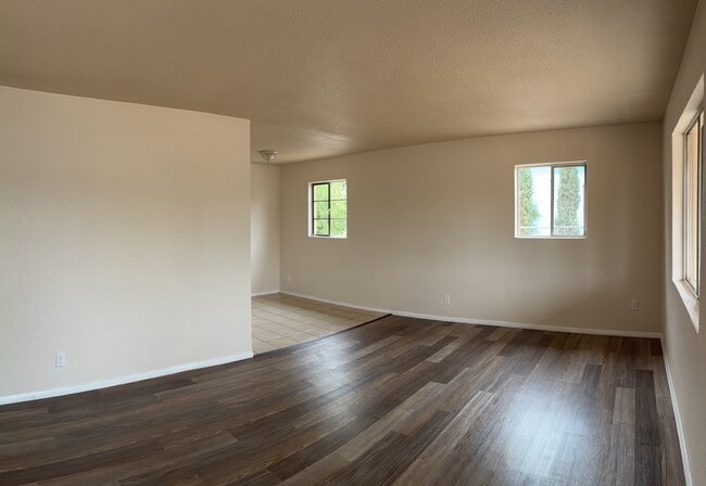 Building Photo - 5140 Tropicana Ave