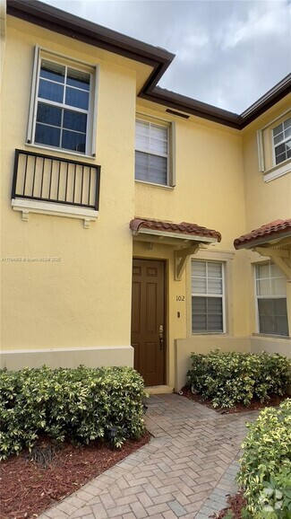 Building Photo - 1388 NE 33rd Ave
