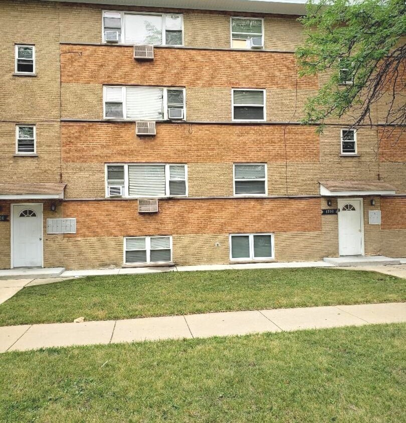 Foto principal - 1300 S 51st Ct