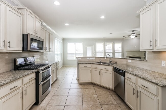 Building Photo - 20423 Flatiron Dr