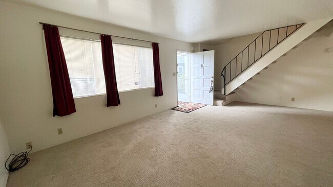 Building Photo - 390 Anchor Way (LO)