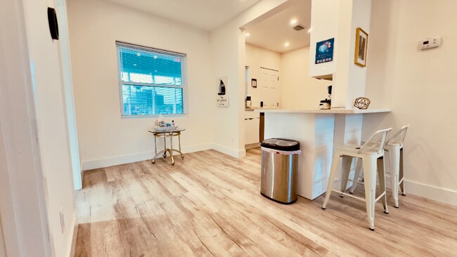 Foto del edificio - 617 Riverview Blvd