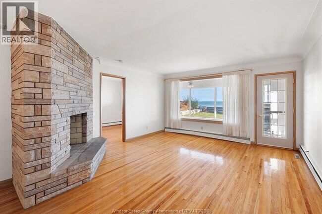 Photo du bâtiment - 13918 Riverside Dr E