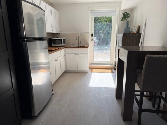 Foto del edificio - 14 Sunset Rd