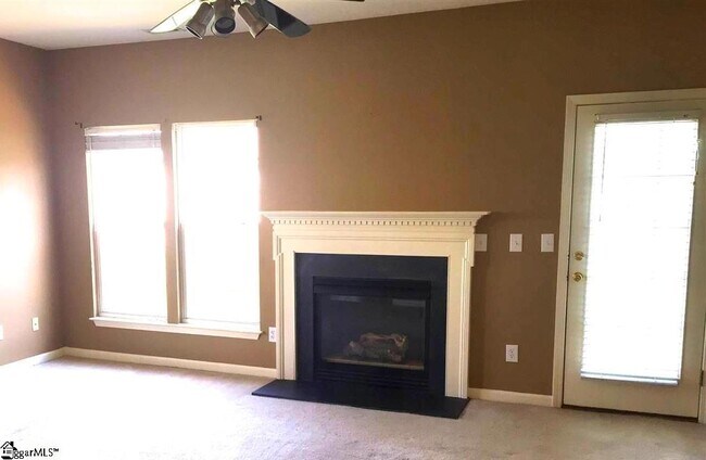 Foto del edificio - 23 Spring Crossing Cir