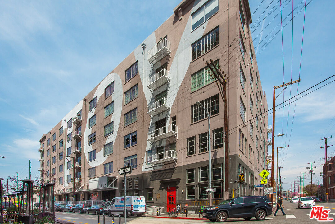 Primary Photo - 1855 Industrial St