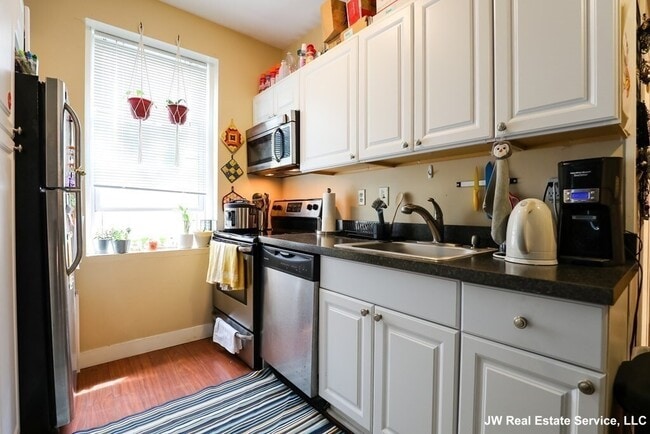 Building Photo - 36 Commonwealth Ave