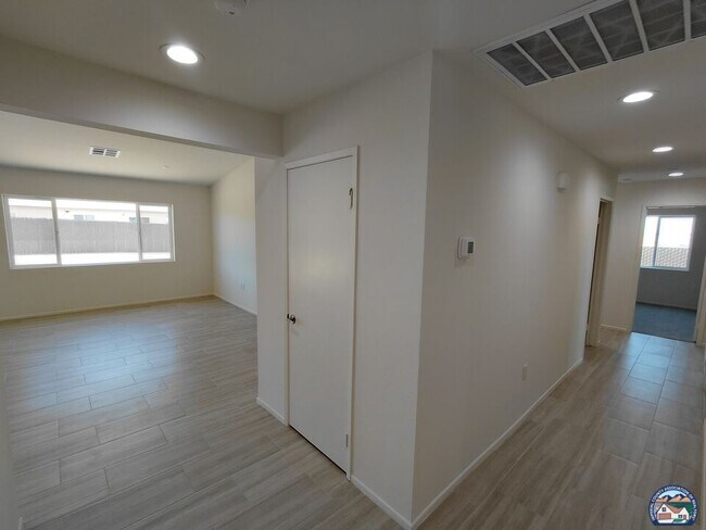 Foto del edificio - 485 Palomino Ct