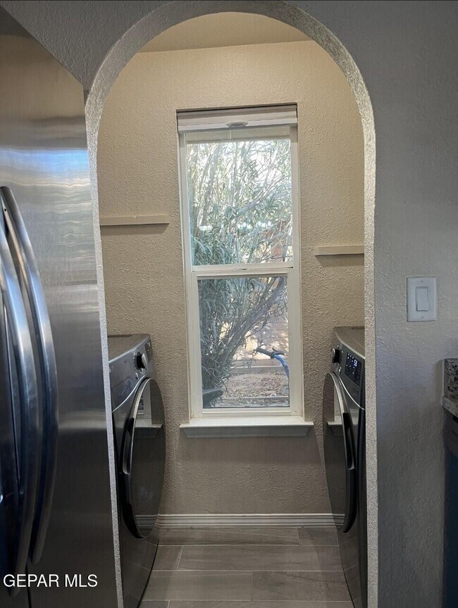 Building Photo - 1642 Dick Mayers Dr