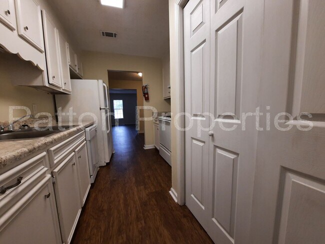 Building Photo - 1833-1835 Kathleen Drive -  Outside CoC -R...