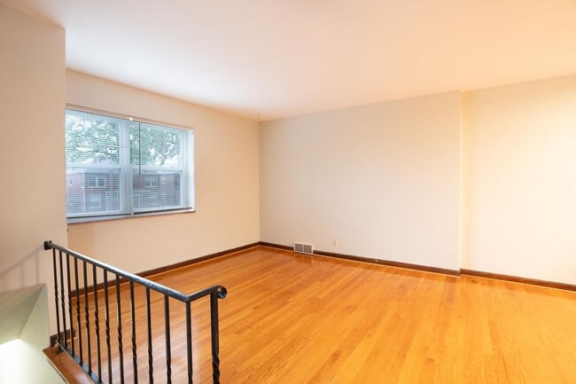 Building Photo - 6314 Sutherland Ave