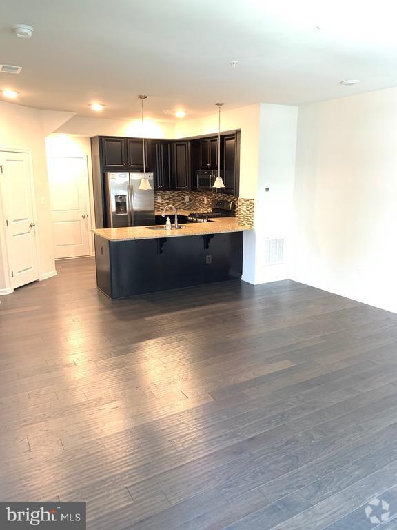 Building Photo - 13727 Endeavour Dr