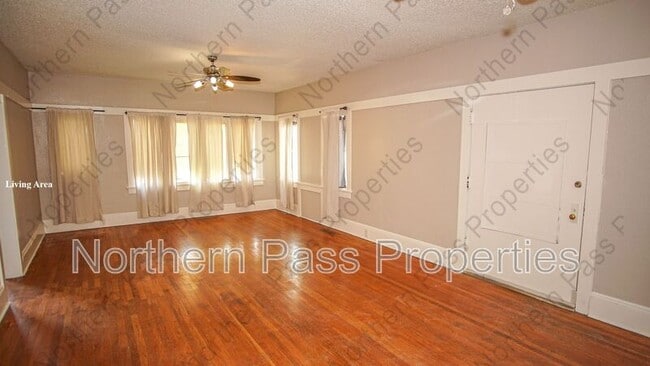 Building Photo - 7600 Franklin Dr