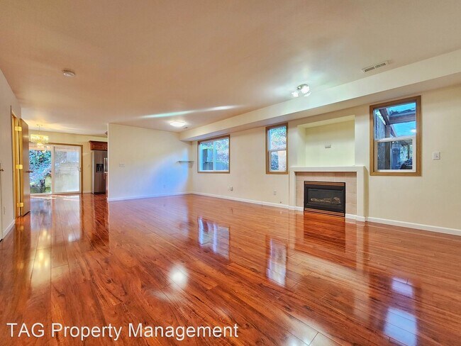 Building Photo - 5 br, 3.5 bath House - 2835A S Alaska Pl