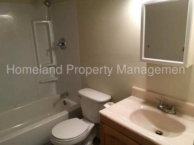 Building Photo - 3 Bedroom Duplex in Spokane Valley