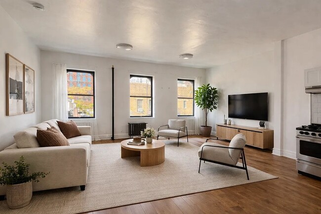 Building Photo - 274 Mott St
