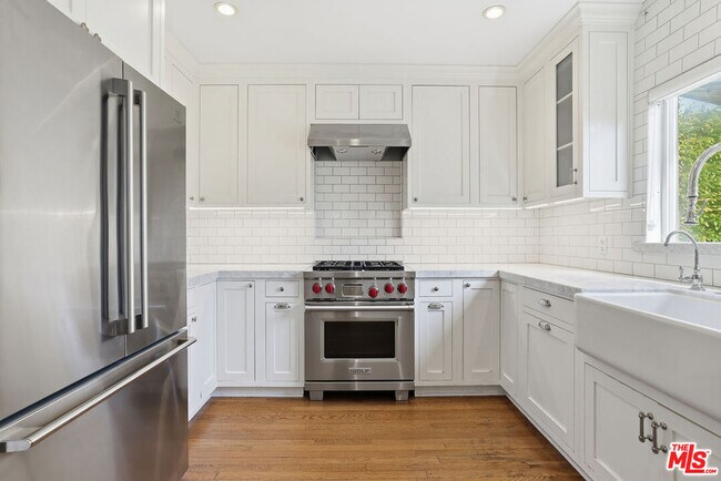 Foto del edificio - 11370 Matteson Ave