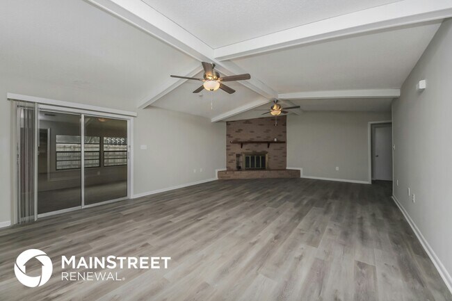 Building Photo - 1655 Louis Dr