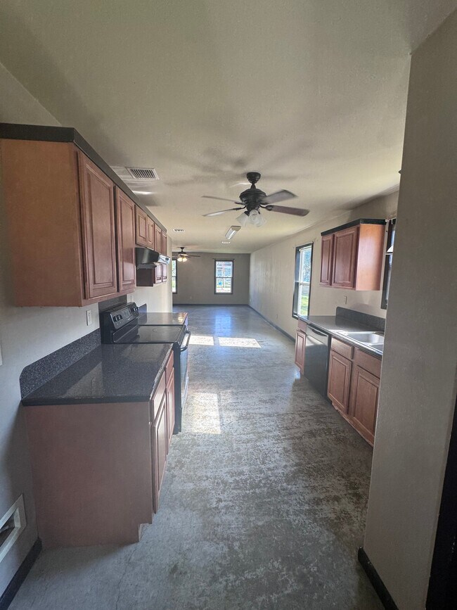 Foto del edificio - 144 Miller Ln
