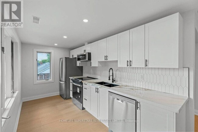 Building Photo - 855 Garth St