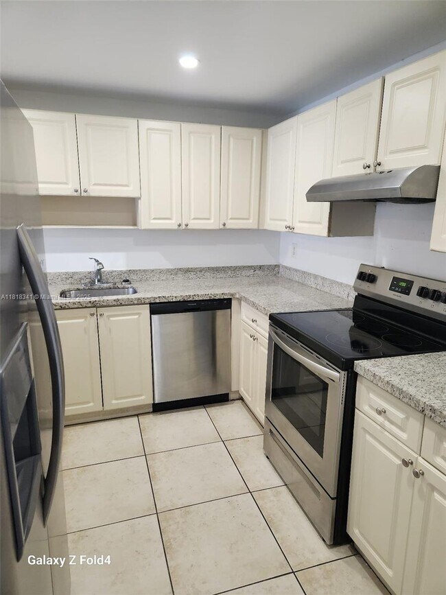 Foto del edificio - 6950 Miami Gardens Dr