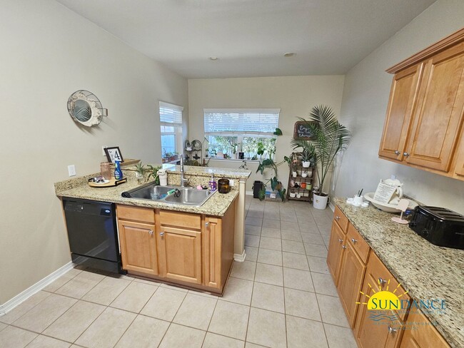 Building Photo - Charming 3 Bedroom Home in Plantation at S...