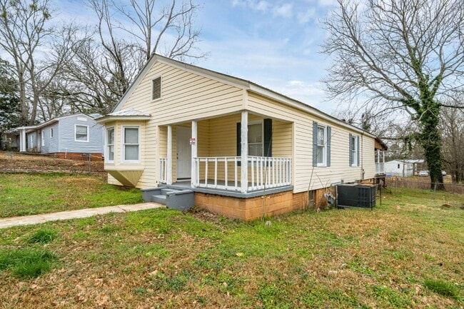 Building Photo - Affordable Comfort in Tuscaloosa – 2BR/1BA...