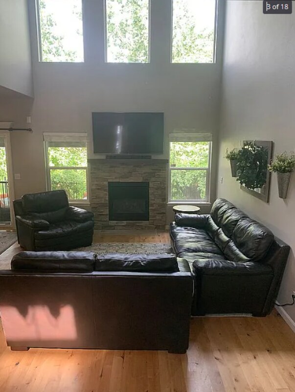 Foto del edificio - 552 E Whitney Ct