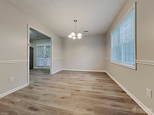 Building Photo - 5569 Princeton Oaks Ln