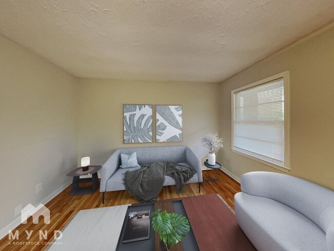 Building Photo - 152 Robin Hood Dr