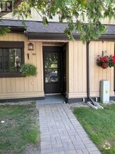 Building Photo - 185 Escarpment Crescent
