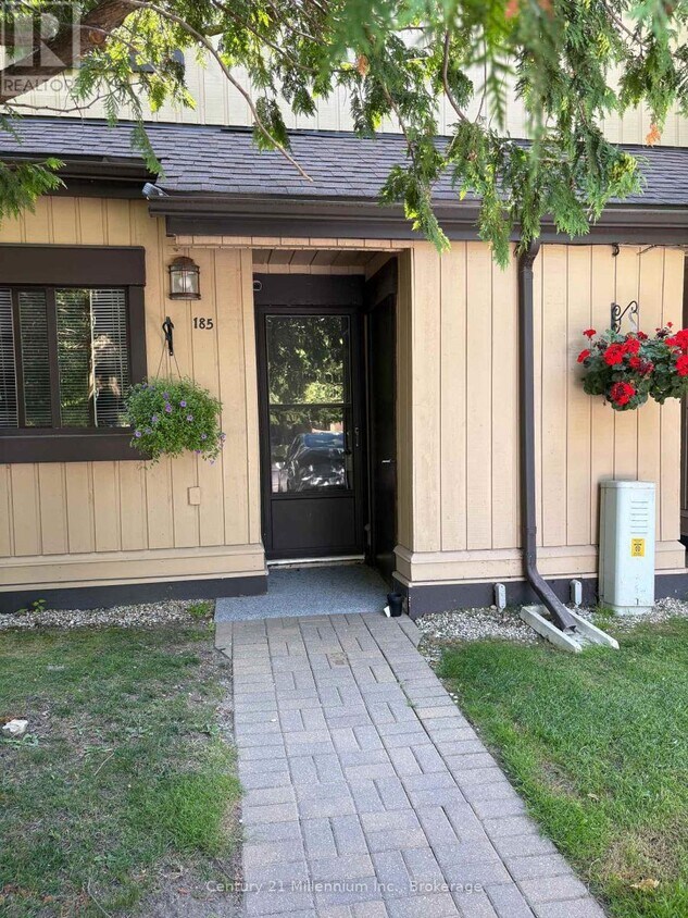 Photo principale - 185 Escarpment Crescent