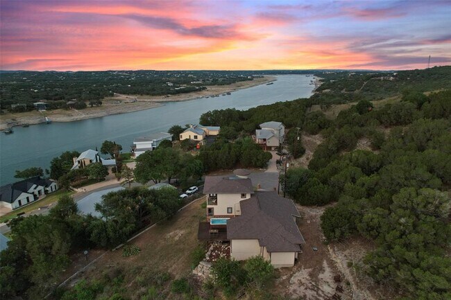 Foto del edificio - 21803 Briarcliff Dr