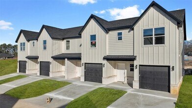 Building Photo - 1707 Cuppett Cir