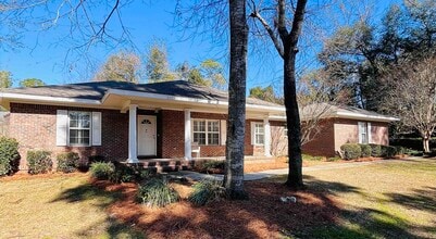 Building Photo - 1000 Cherry Laurel St