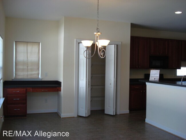 Building Photo - 4 br, 2.5 bath House - 3840 AFFIRMED WAY