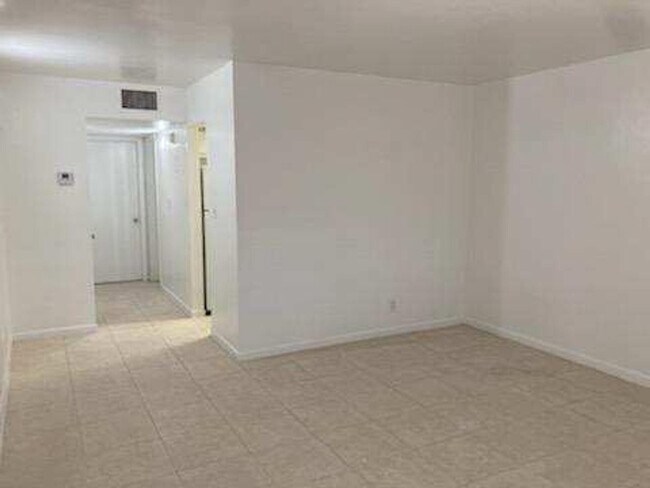 Foto del edificio - 515 S Sequoia Dr