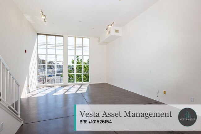 Building Photo - Spacious Designer Loft in One of San Francisco's Most Connected Neighborhoods