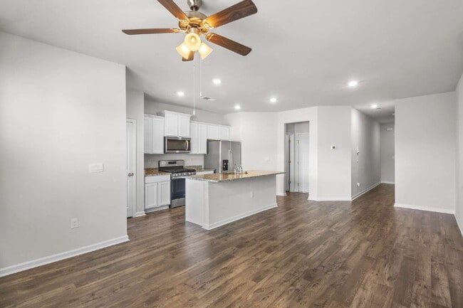 Building Photo - Trolley Run Townhome!